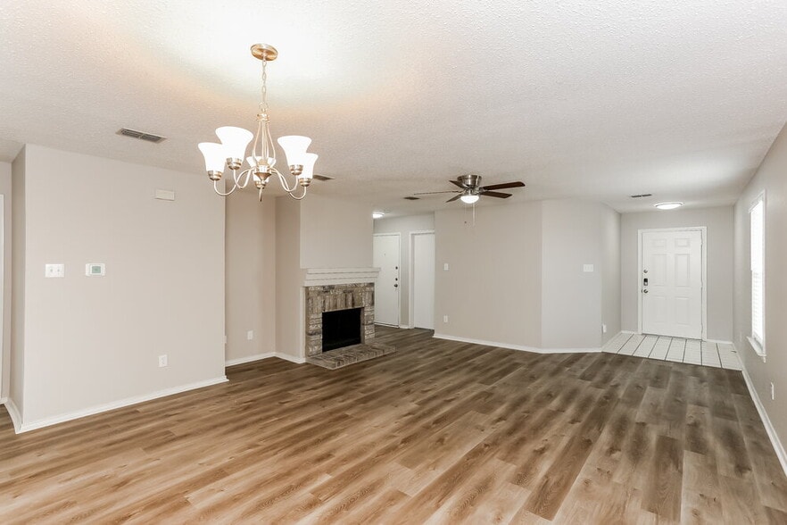 Building Photo - 1032 Bannack Dr