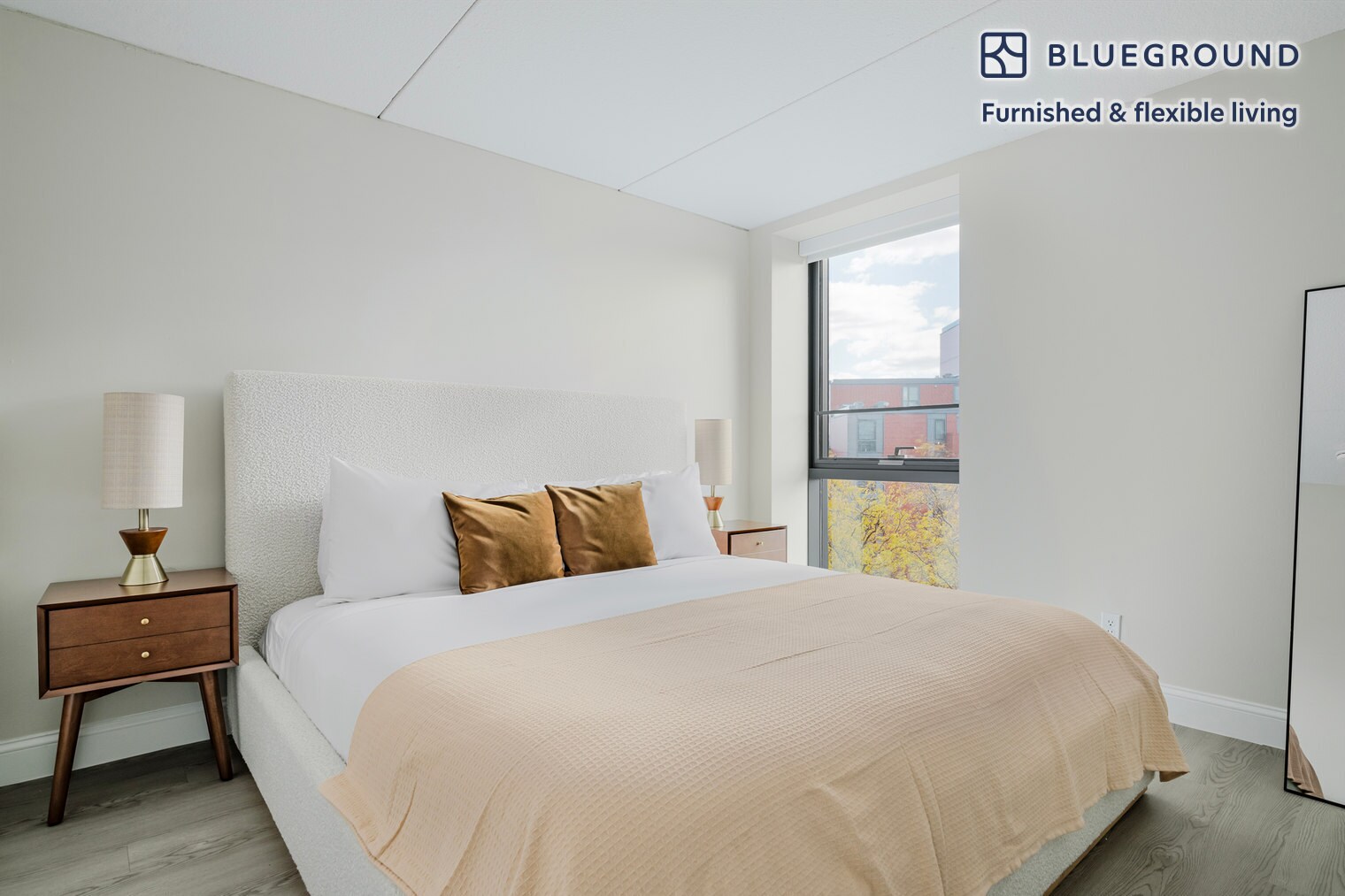 Building Photo - 812 Memorial Dr