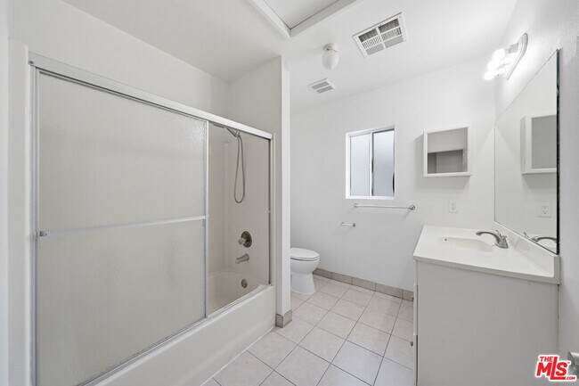 Building Photo - 1224 S Crenshaw Blvd