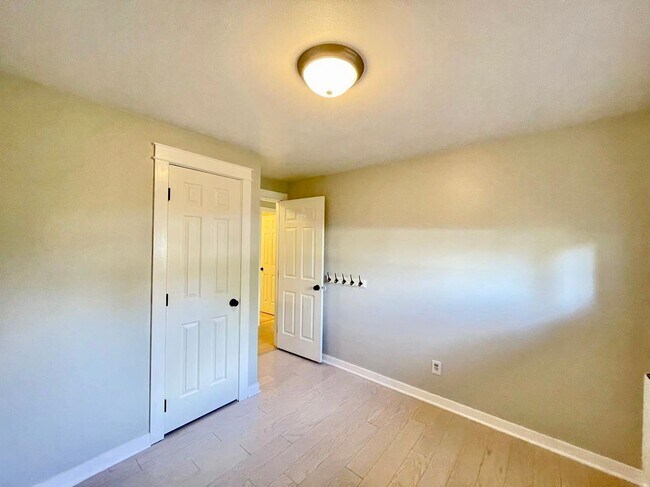 Building Photo - Great Home For Rent