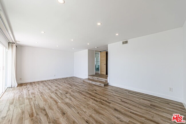 Building Photo - 18055 Coastline Dr