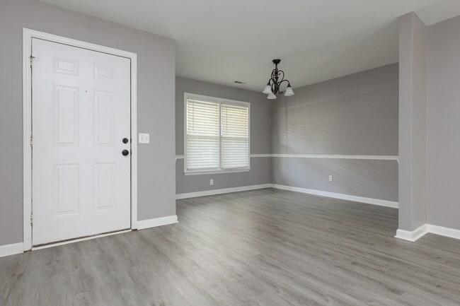 Building Photo - 123 Bordeaux Ln