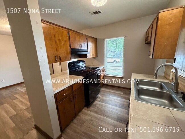 Building Photo - 1507 Nona St