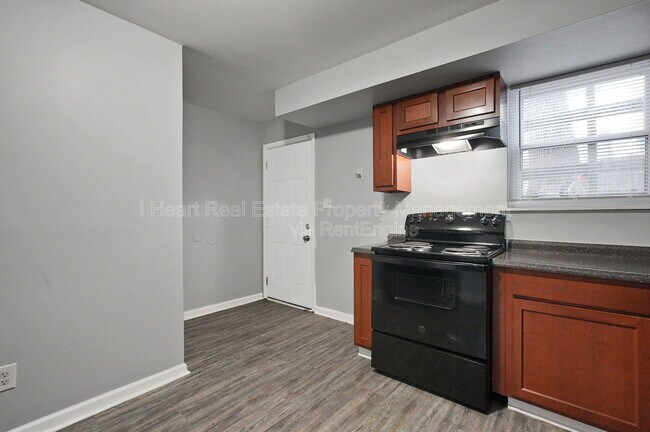 Building Photo - 268 Powell Cir