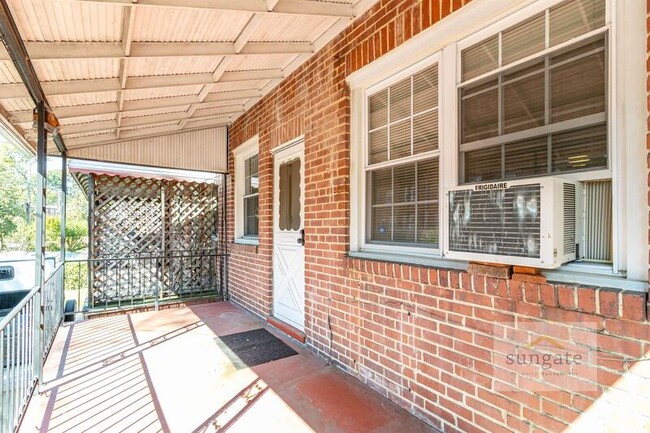 Building Photo - 16 Nunnery Ln