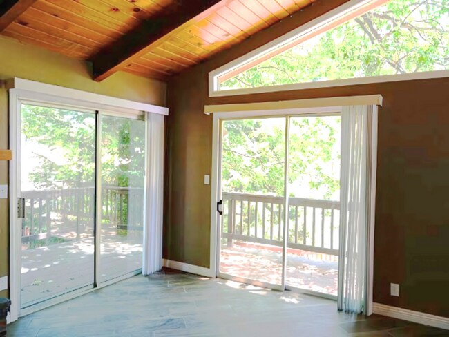 Building Photo - Running Springs Cabin Oasis
