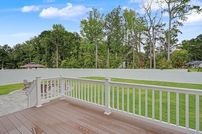 Building Photo - 239 Darden Dr