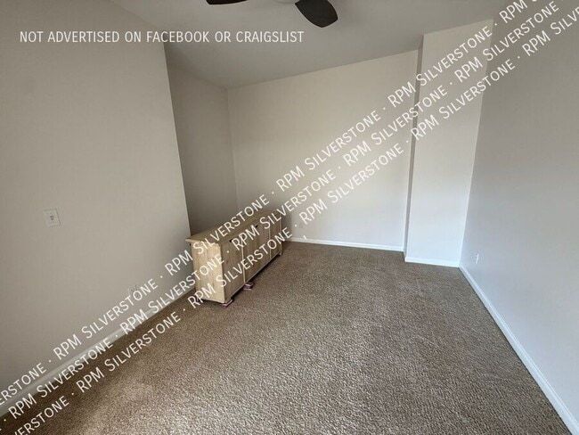 Building Photo - 3255 Camden Dr