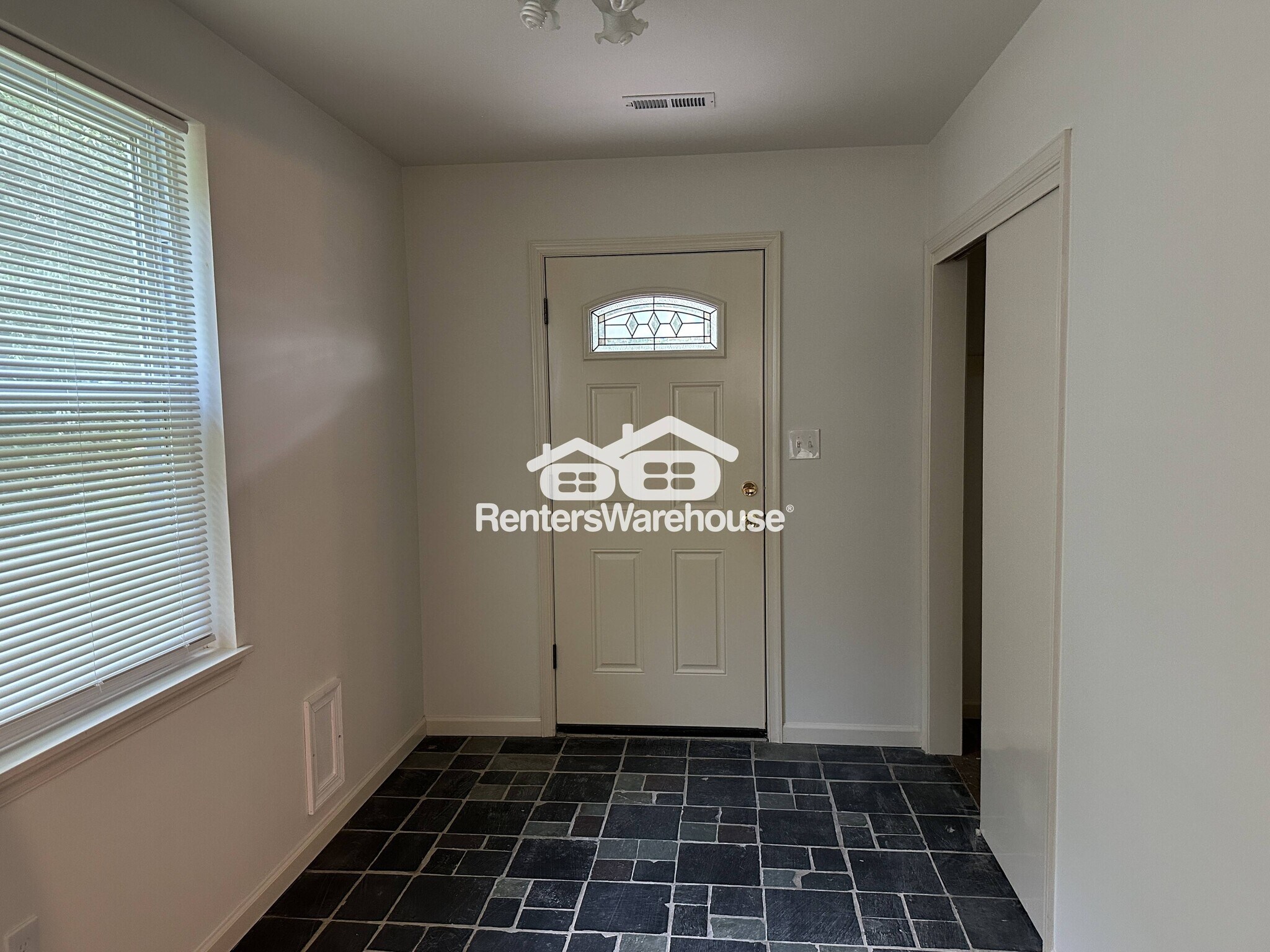 Building Photo - 17825 Falls Rd