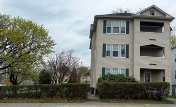 Building Photo - 352 Chandler St