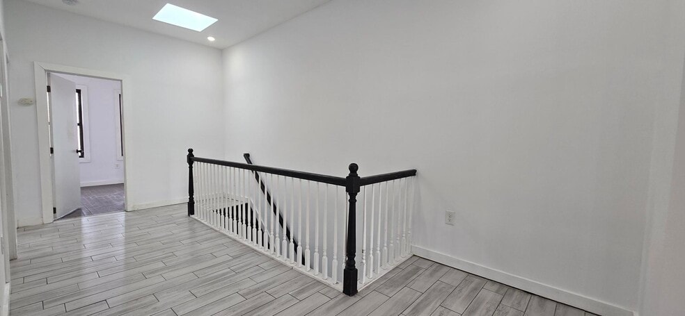 Building Photo - 487 Ocean Ave