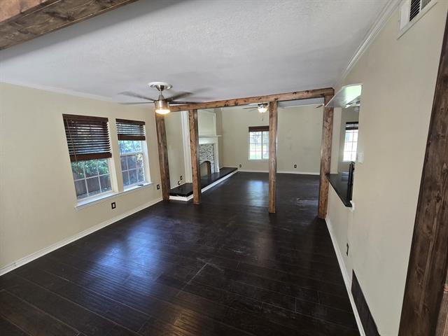 Building Photo - 1618 Sara Ln