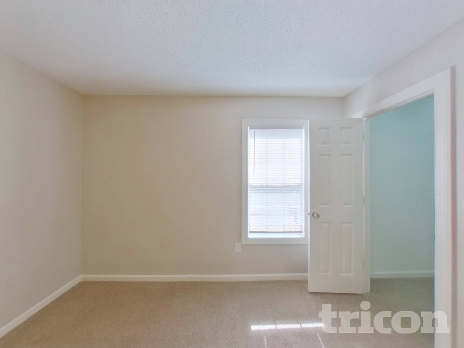 Building Photo - 423 Riverwalk Dr NW