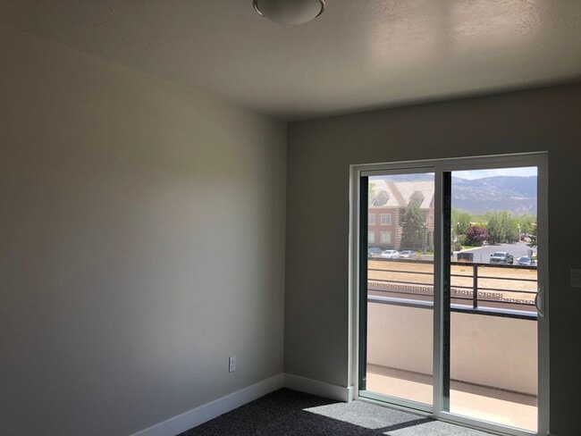 Building Photo - Modern 3 Bedroom Home for Rent