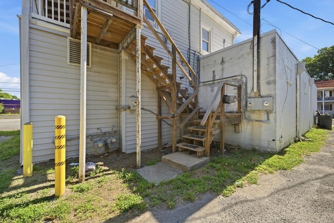 Building Photo - 212 S Armistead Ave