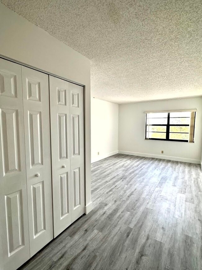 Building Photo - 9235 SW 8th St