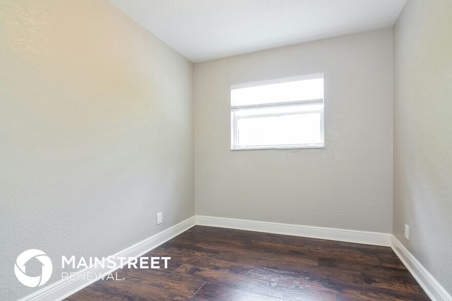 Building Photo - 4805 S 88th St