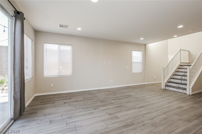 Building Photo - 2936 Sunday Silence Rd