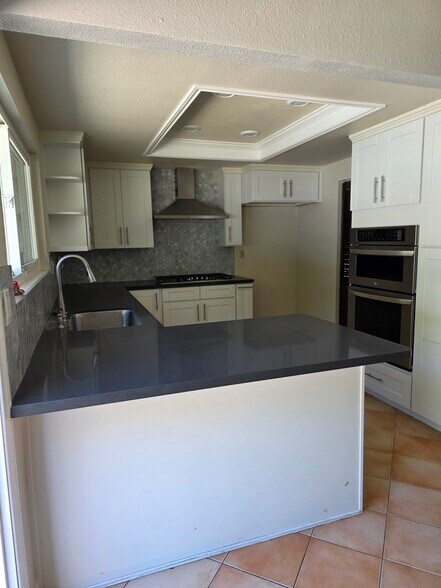 Building Photo - 461 Ridgeview Ct