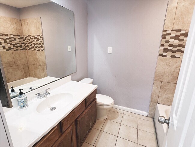 Building Photo - 5119 Prairie Ridge Rd