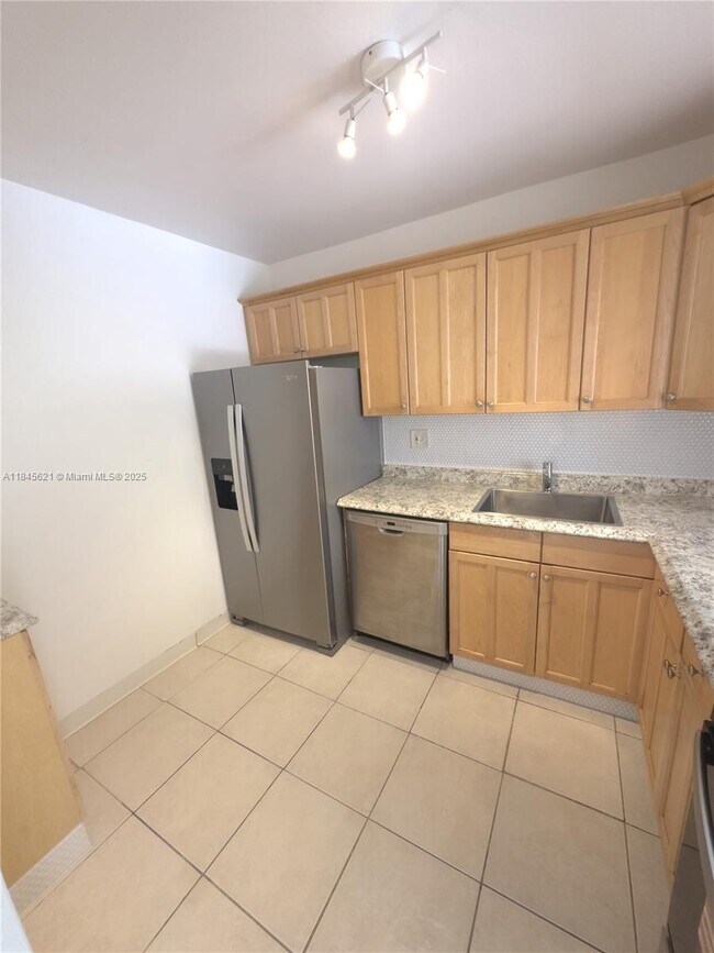 Building Photo - 12290 NE 11th Ct
