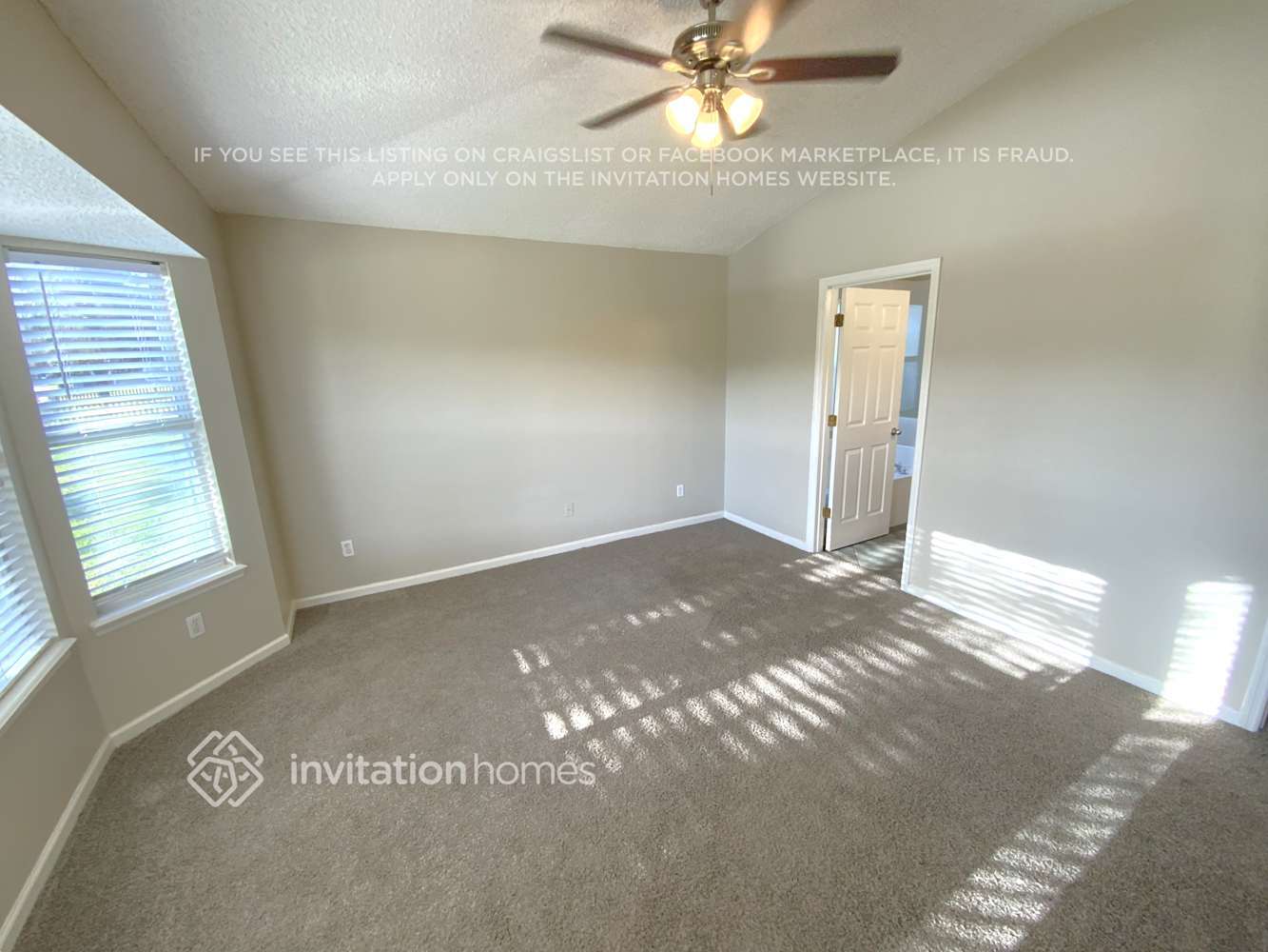 Building Photo - 572 Prosperity Lake Dr