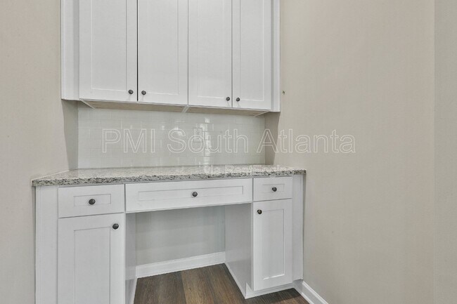 Building Photo - 10 Singletree