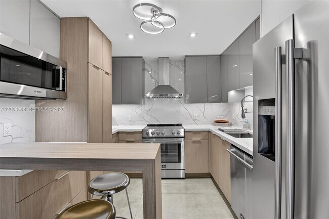 Building Photo - 2780 NE 183rd St