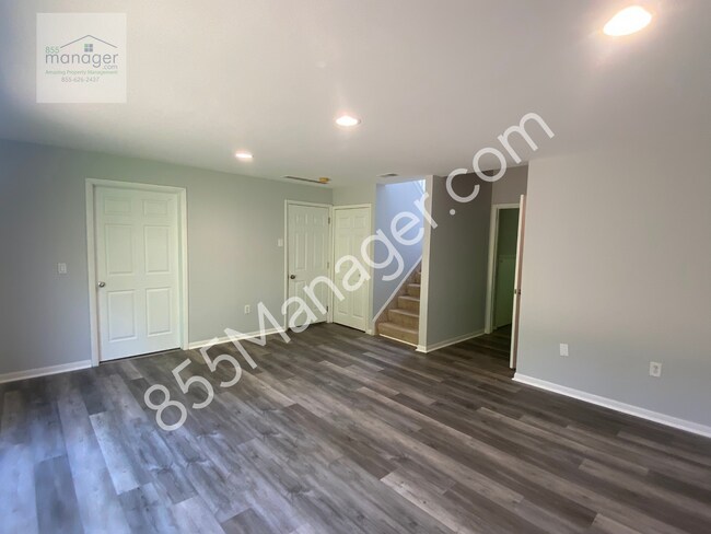 Building Photo - **COMING SOON AVAILABLE FOR SHOWINGS 10/8/...