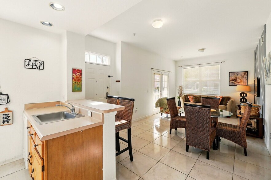 Primary Photo - 4005 Venetian Bay Dr