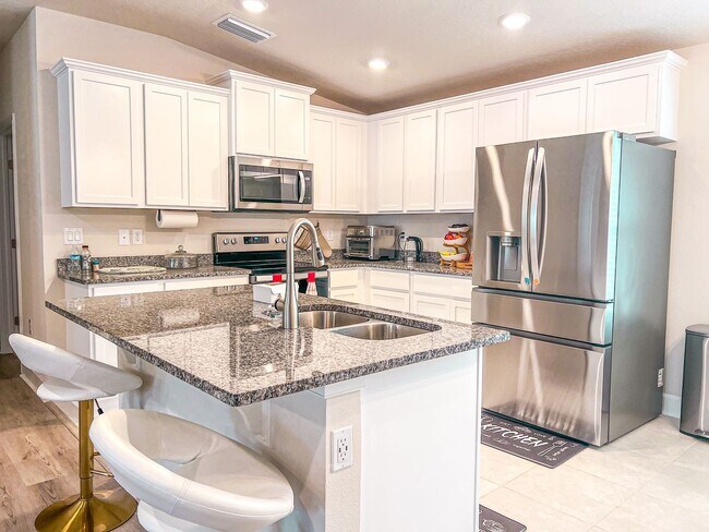 Building Photo - Beautiful 3 Bedroom Home with Pond View & No Rear Neighbors