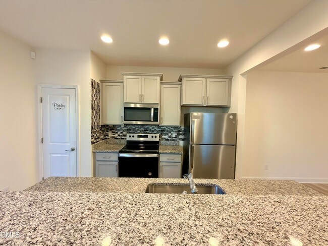 Building Photo - 4201 Little Fellow Ln