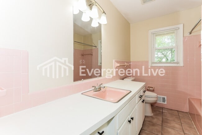 Building Photo - 1835 Pisgah Rd