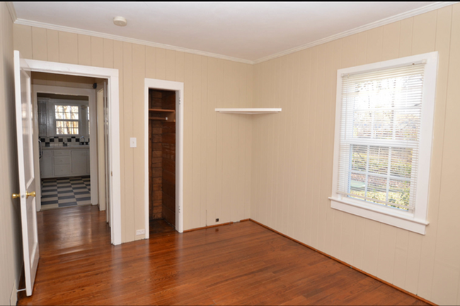 Building Photo - Spacious & Stylish 3-Bedroom Near Wake For...