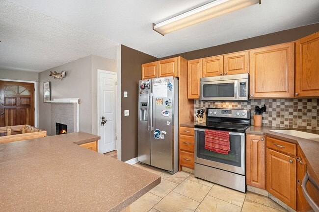 Building Photo - 12773 N Tenderfoot Trail
