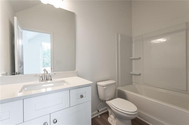 Building Photo - 101 Pearl St