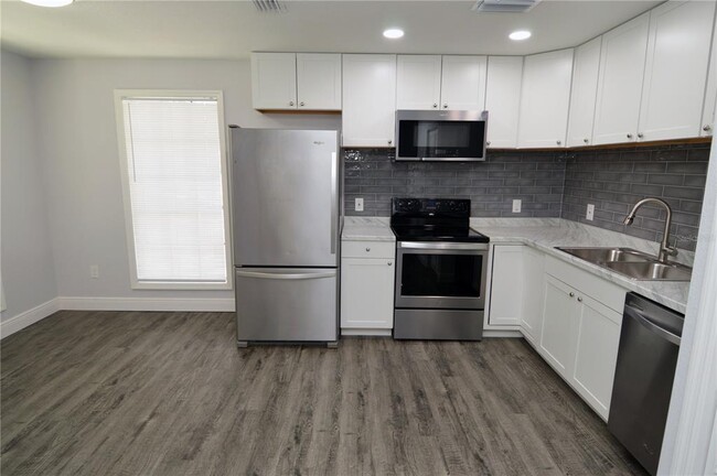Building Photo - 8633 Fancy Finch Dr