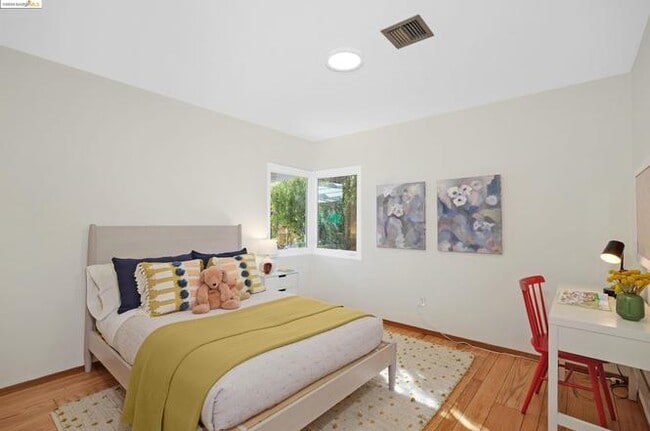 Building Photo - 24639 Leona Dr