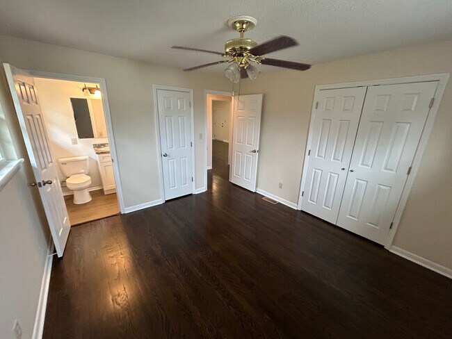 Building Photo - 2910 Vista Dr NW