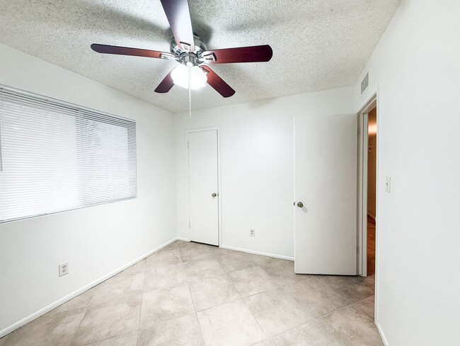 Building Photo - 3-Bedroom Gilbert Home with Tile Floors & ...