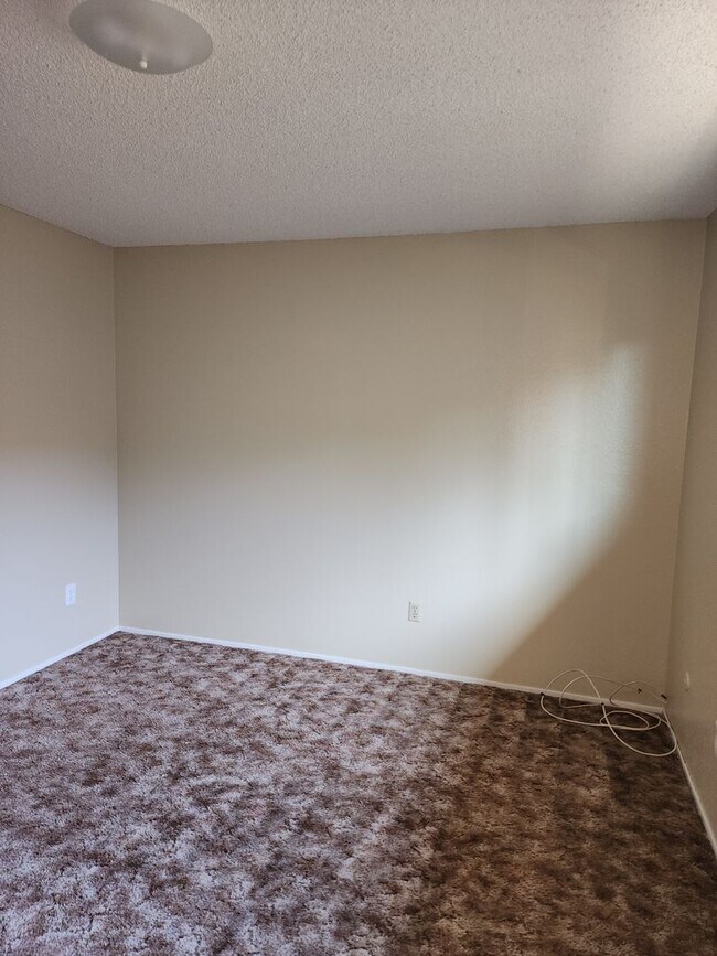 Building Photo - K1329-1331RA