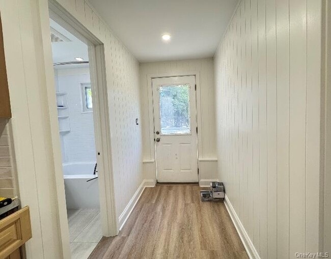 Building Photo - 326 Clay Pitts Rd