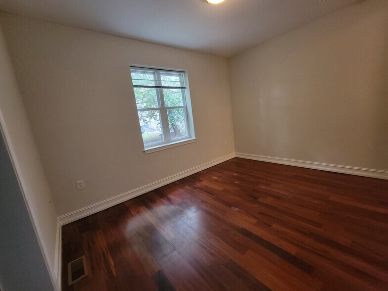 Building Photo - 1504 N 18th St
