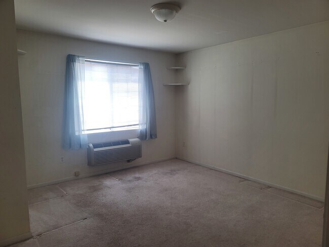 Building Photo - 234 Bertram Dr