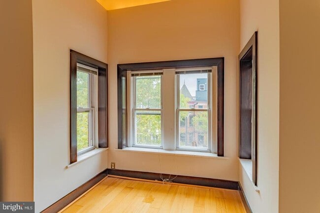Building Photo - 1459 Chapin St NW