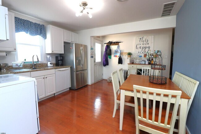 Building Photo - 20 N Clermont Ave