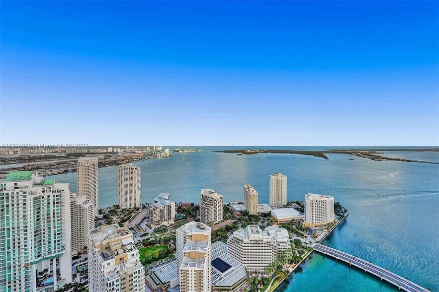 Building Photo - 495 Brickell