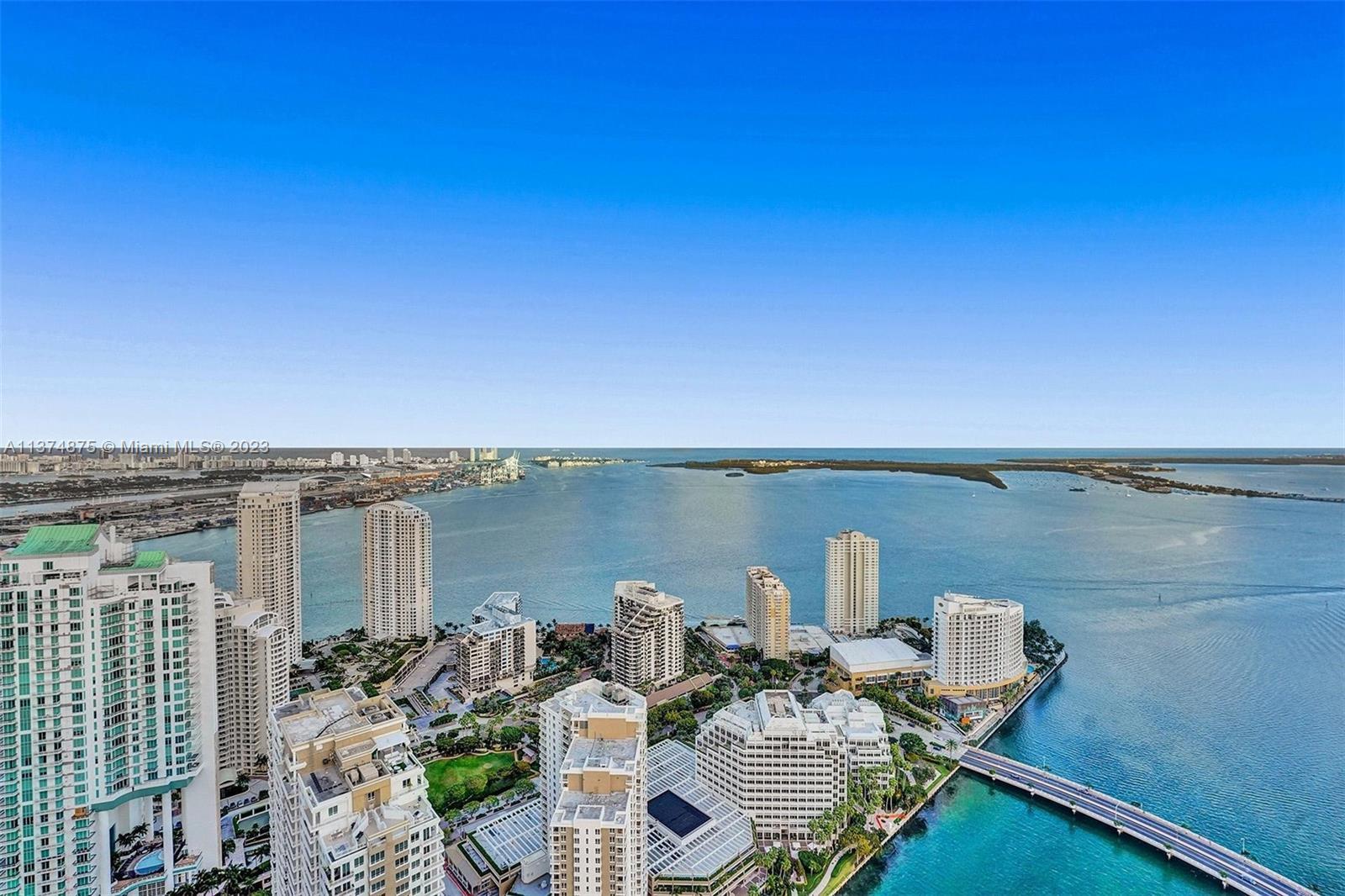 Building Photo - 495 Brickell