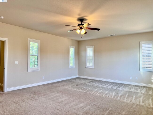 Building Photo - 7875 Kennard Ln