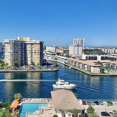 Building Photo - 1833 S Ocean Dr